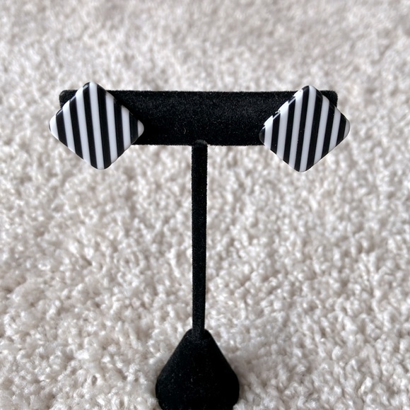 Striped Earrings - Picture 3 of 4